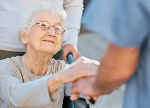 Caring For Seniors With Dignity & Expertise Life Aid